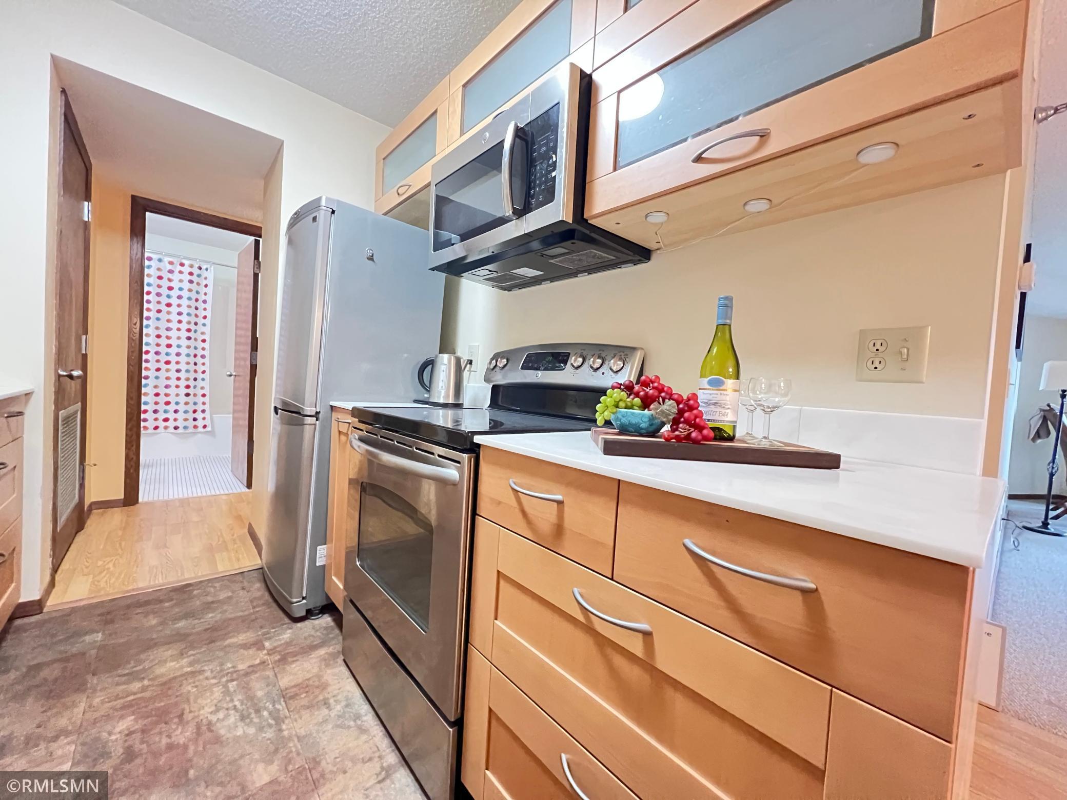 26 10th Street W 607