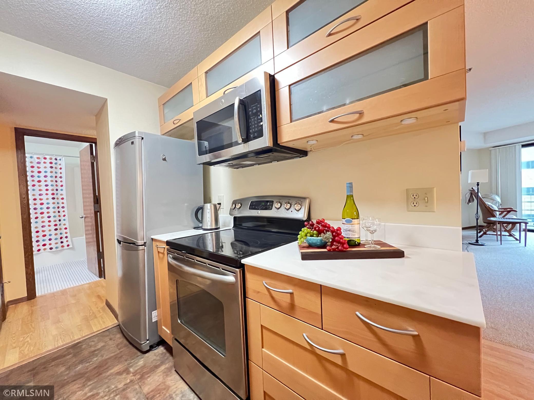 26 10th Street W 607