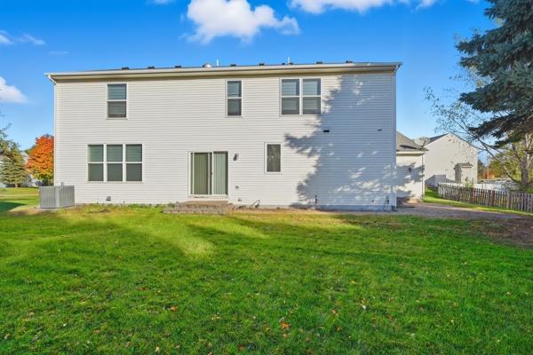 943 Earley Lake Curve