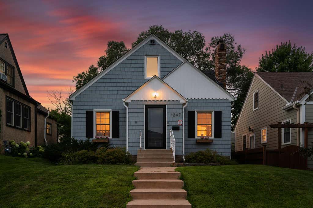 Photo of 1247 Berkeley Avenue, Saint Paul, MN 55105 (MLS # 7118078)