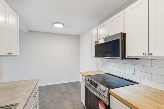 2005 E 122nd Street A23