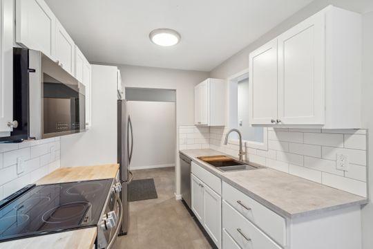 2005 E 122nd Street A23