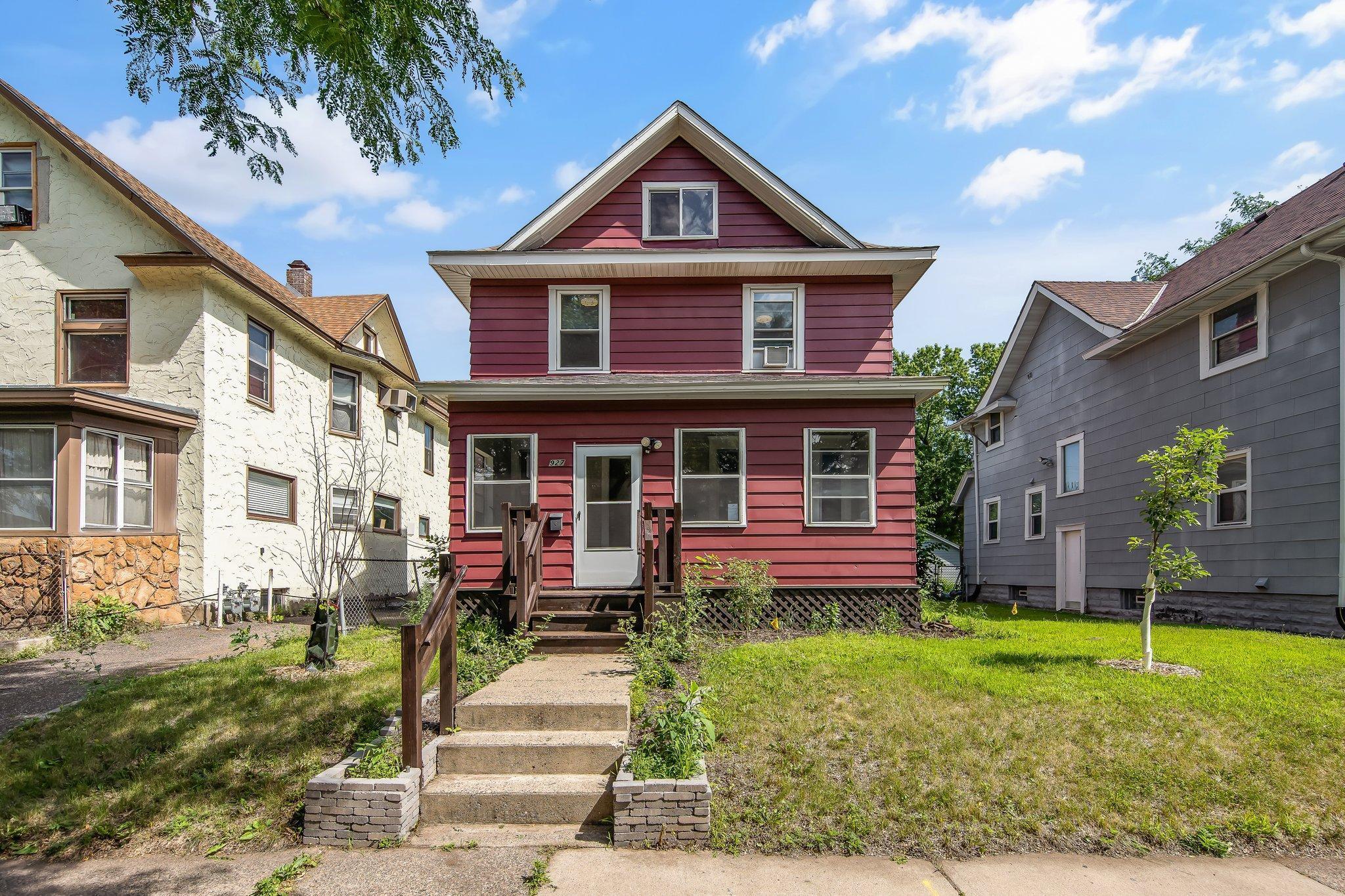 927 Central Avenue W