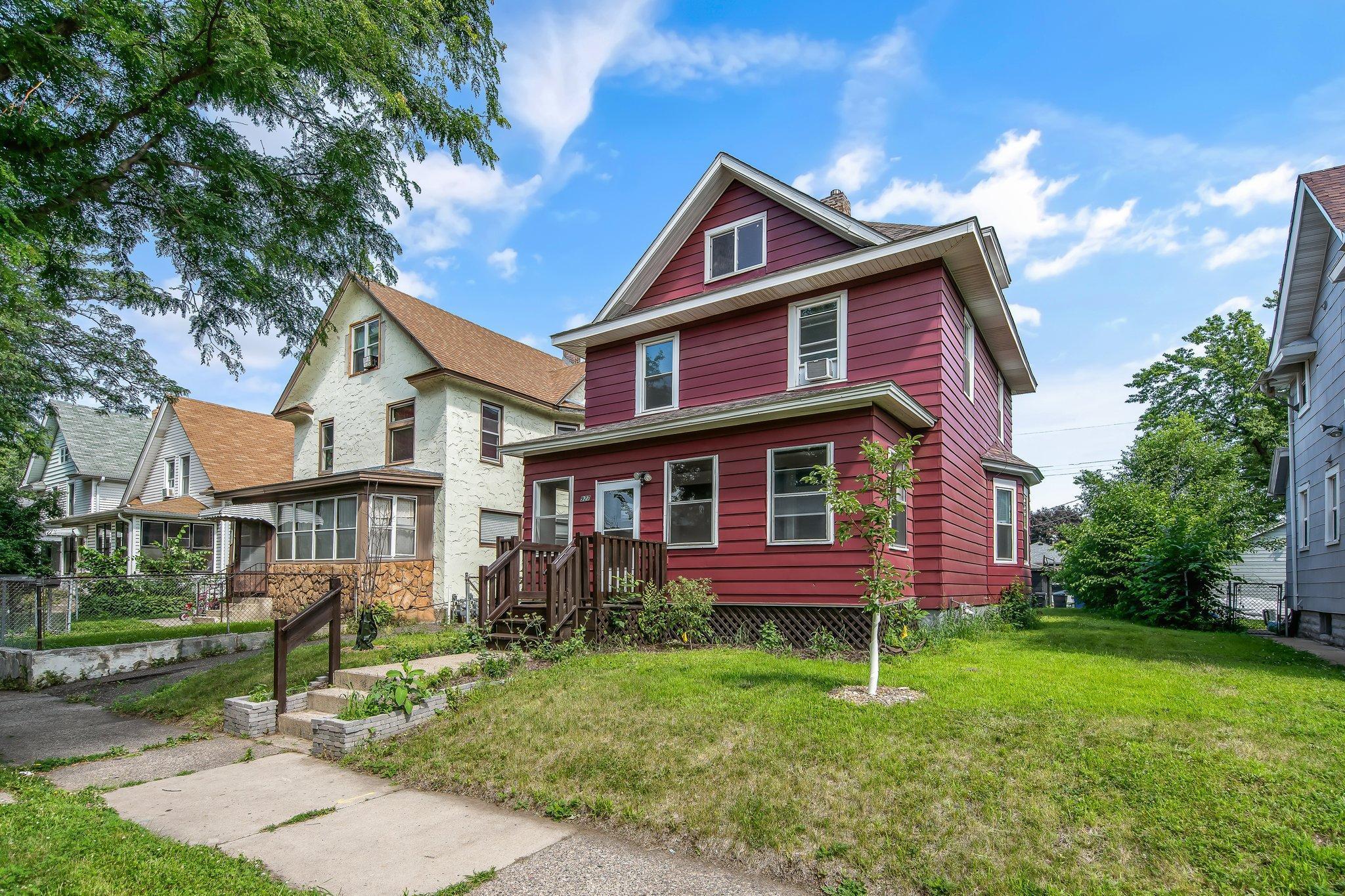 927 Central Avenue W