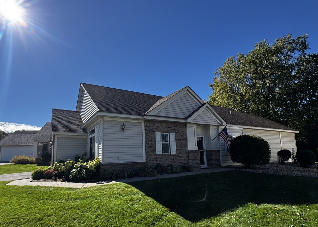 Photo of 2639 Oak Ridge Trail, Woodbury, MN 55125 (MLS # 6798840)