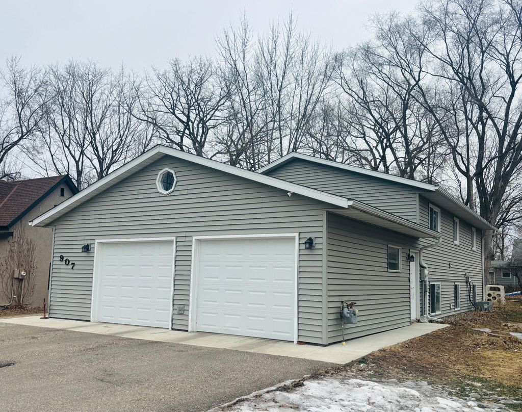 Photo of 907 Pine Street, Hastings, MN 55033 (MLS # 7028336)