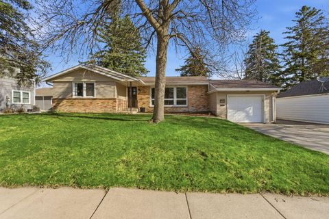 Photo of 1112 Monongalia Avenue SW, Willmar, MN 56201 (MLS # 7059616)