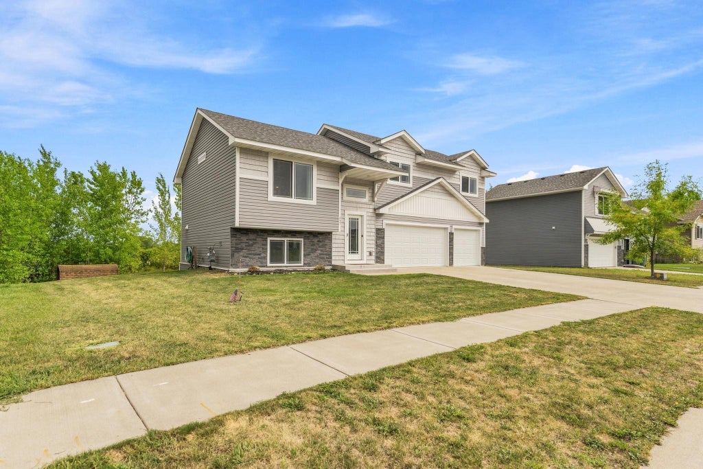 Photo of 645 Highview Loop SE, Pine City, MN 55063 (MLS # 7165163)