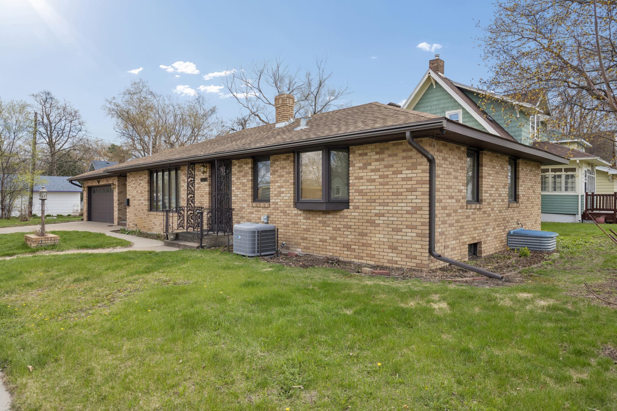 3018 9th Street N