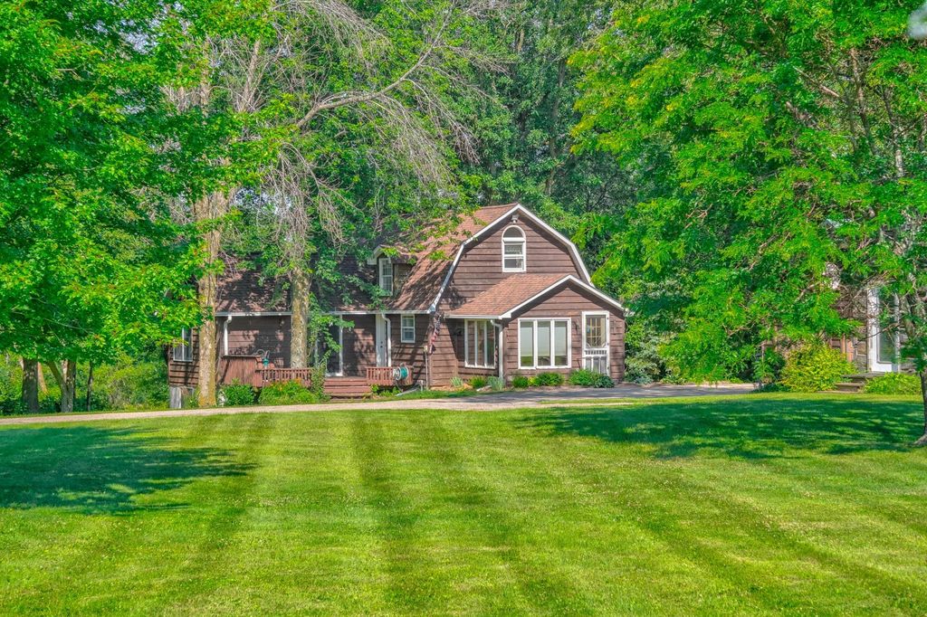 Photo of 512 County Road T, Hammond, WI 54015 (MLS # 7010723)