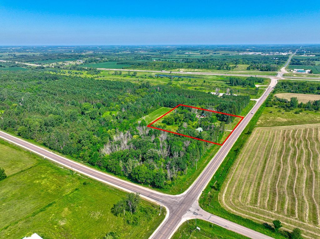 Photo of 512 County Road T, Hammond, WI 54015 (MLS # 7010723)