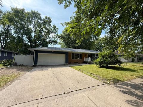 Photo of 966 Osgood Avenue SW, Hutchinson, MN 55350 (MLS # 6780144)