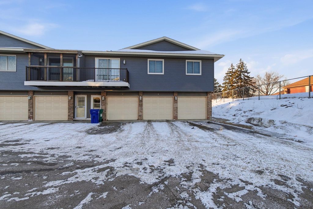 Photo of 2063 N Park Drive #6, Saint Paul, MN 55119 (MLS # 7016855)