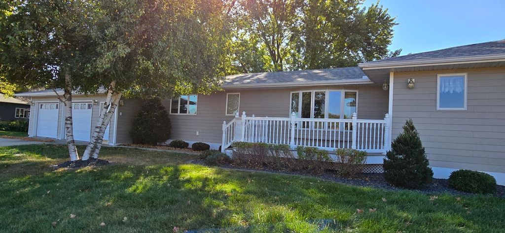 Photo of 313 3rd Avenue N, Emmons, MN 56029 (MLS # 6805042)