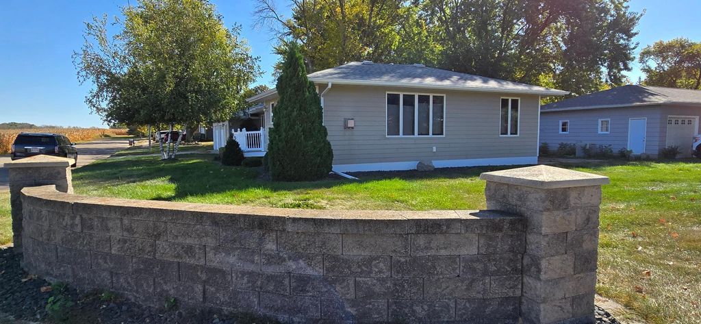 Photo of 313 3rd Avenue N, Emmons, MN 56029 (MLS # 6805042)