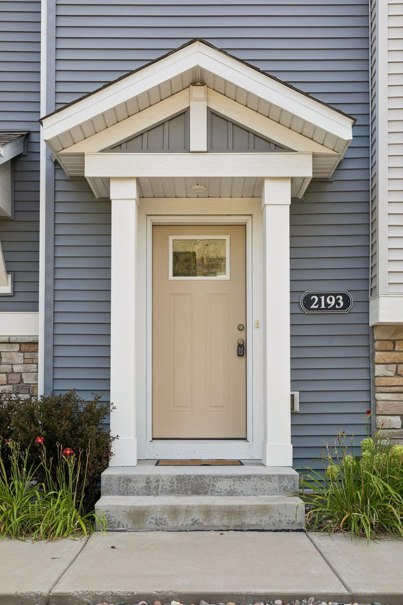 2193 Gateway Curve
