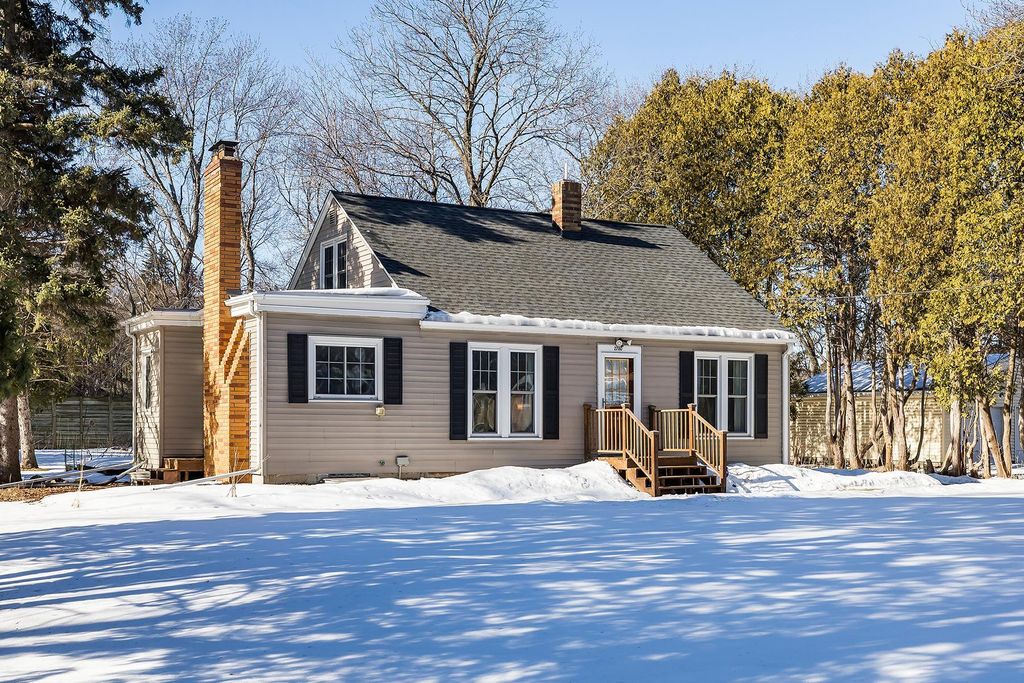 Photo of 2780 Hamlet Avenue N, Oakdale, MN 55128 (MLS # 7020697)