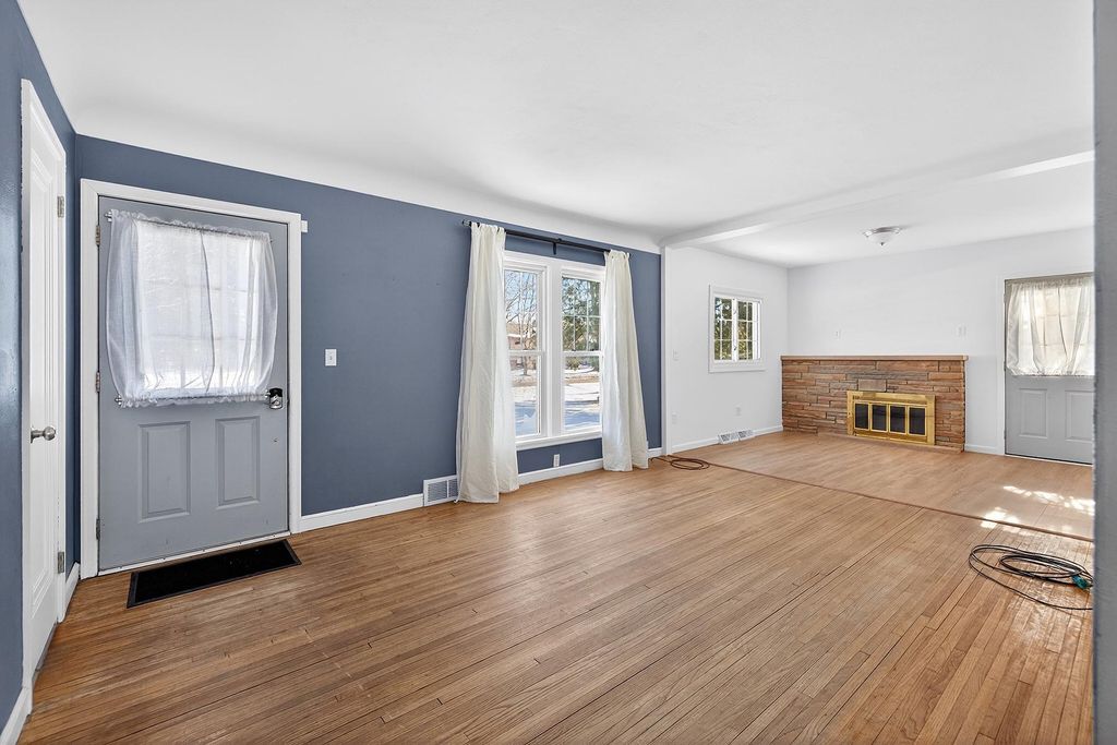 Photo of 2780 Hamlet Avenue N, Oakdale, MN 55128 (MLS # 7020697)