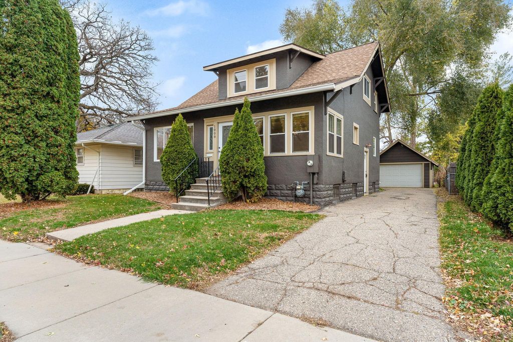 Photo of 1008 3rd Avenue NW, Austin, MN 55912 (MLS # 7040578)