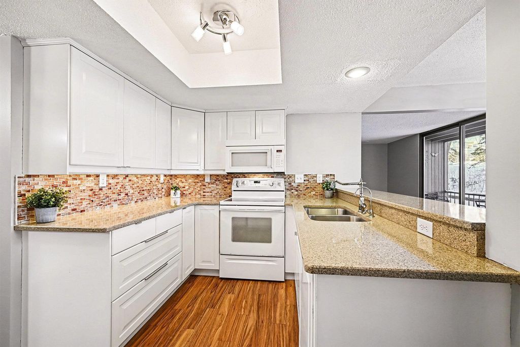 Photo of 6085 Lincoln Drive #122, Edina, MN 55436 (MLS # 7004560)