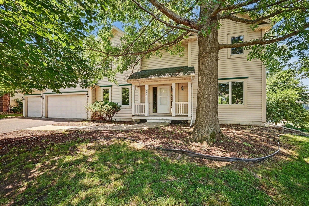 Photo of 3850 Jamestown Curve, Woodbury, MN 55129 (MLS # 7109758)