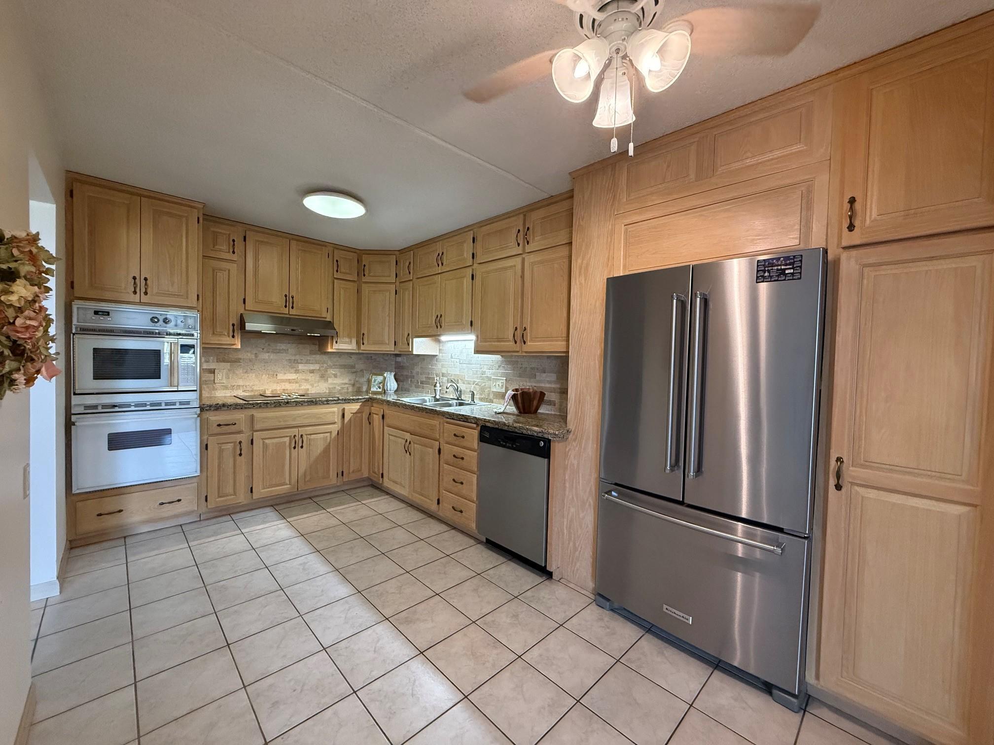 2601 Kenzie Terrace 528