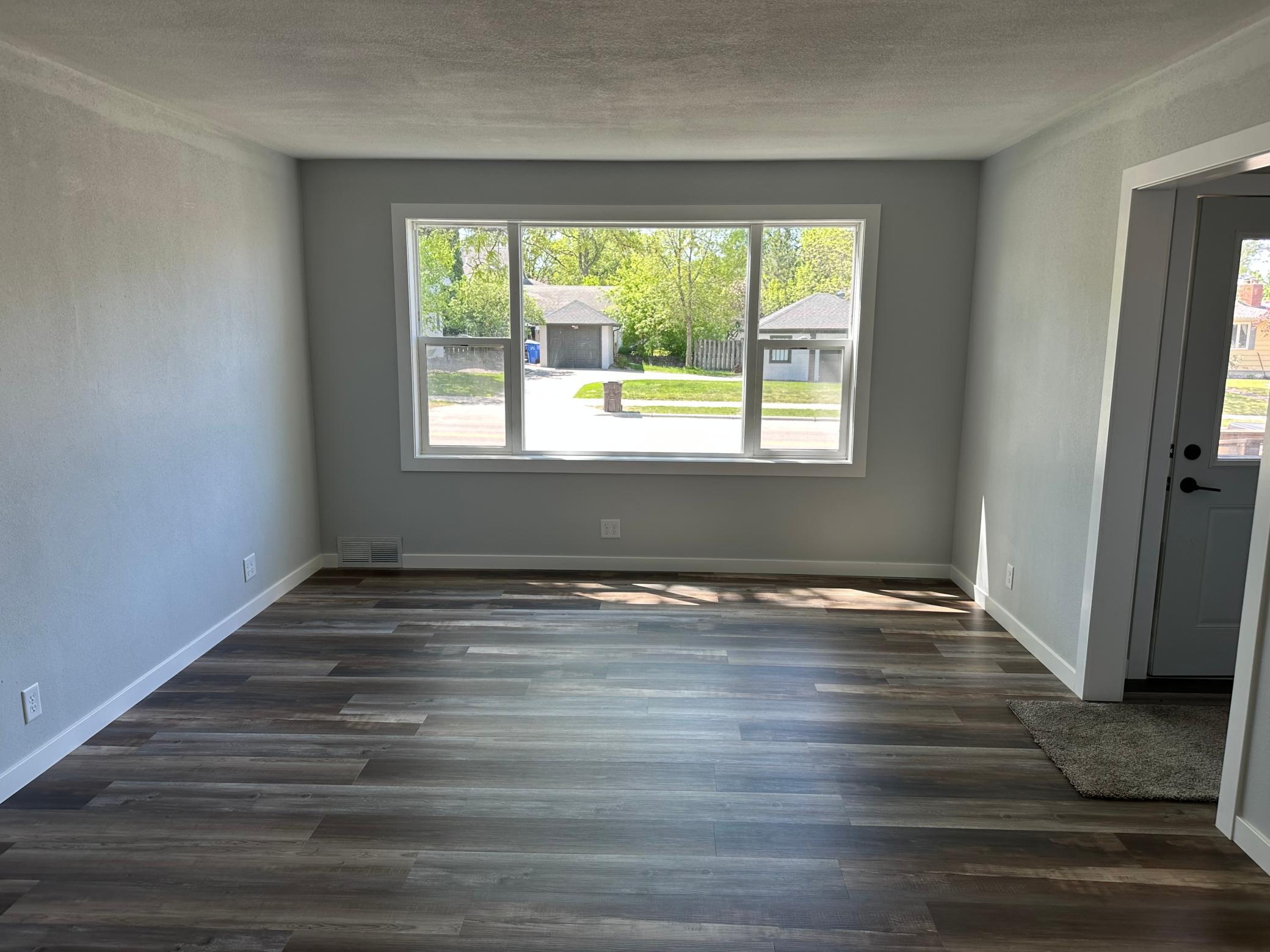 414 Willow Street W