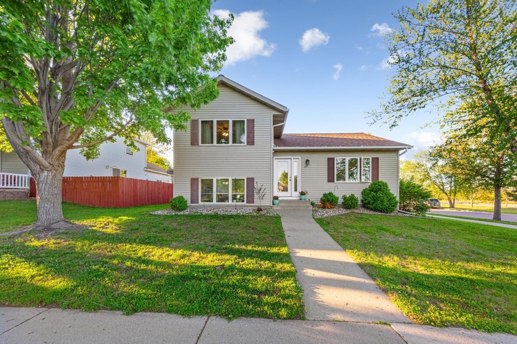 Photo of 601 Bassford Street, Saint Peter, MN 56082 (MLS # 7130593)