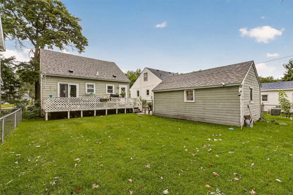 Photo of 206 11th Avenue NE, Rochester, MN 55906 (MLS # 7137221)