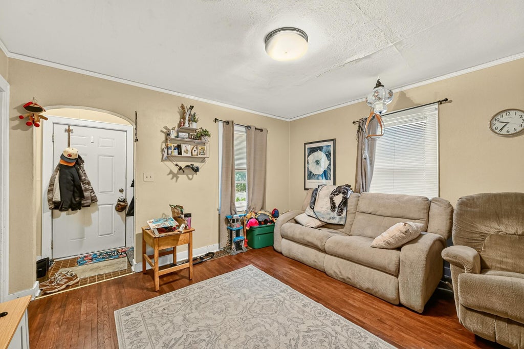 Photo of 206 11th Avenue NE, Rochester, MN 55906 (MLS # 7137221)