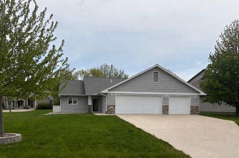Photo of 1367 Heritage Avenue NW, Hutchinson, MN 55350 (MLS # 7068425)