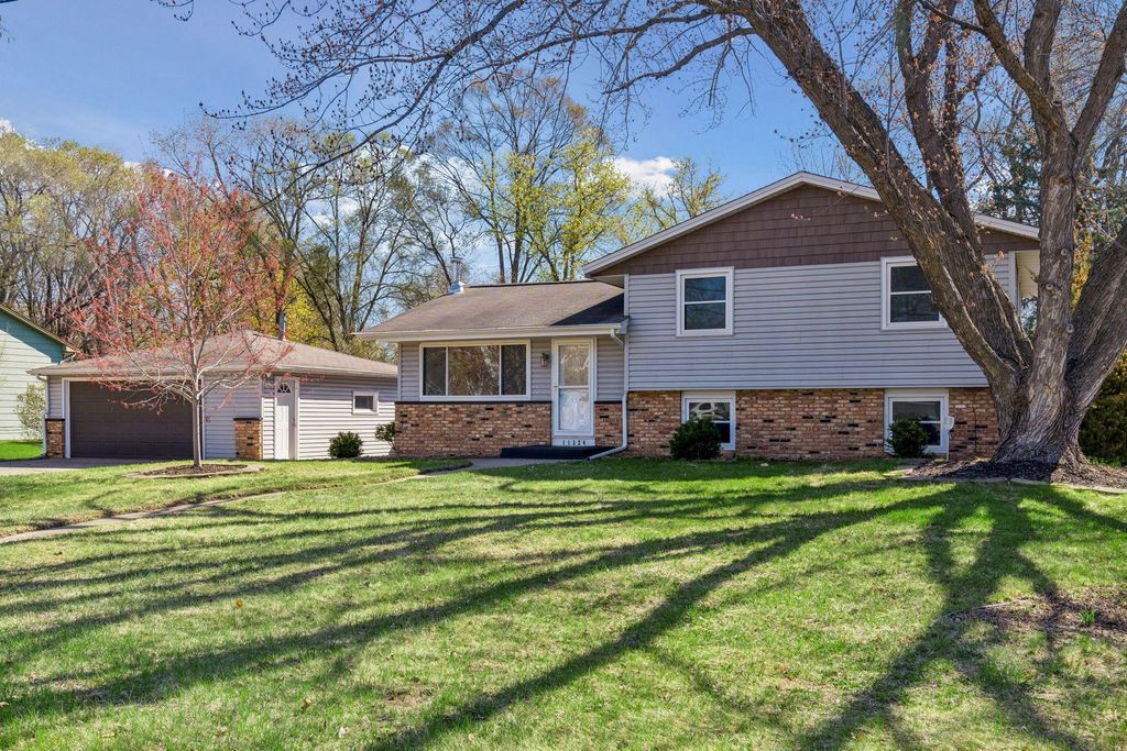 Photo of 11324 Quebec Avenue N, Champlin, MN 55316 (MLS # 7045382)