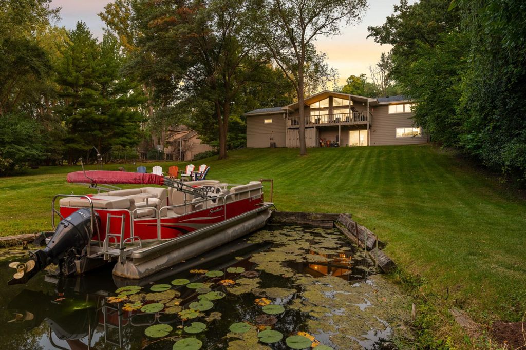 Photo of 230 Maple Island Road, Burnsville, MN 55306 (MLS # 7100033)