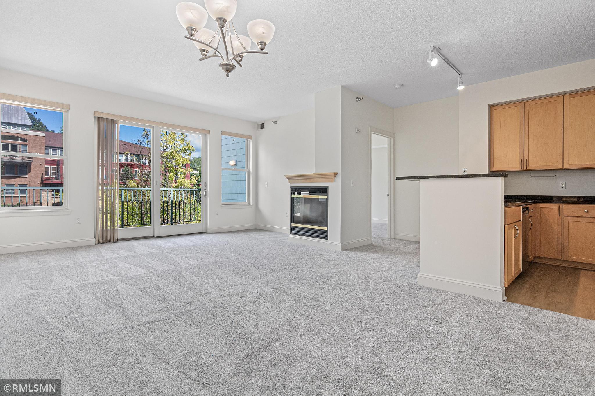 610 Main Street N 305