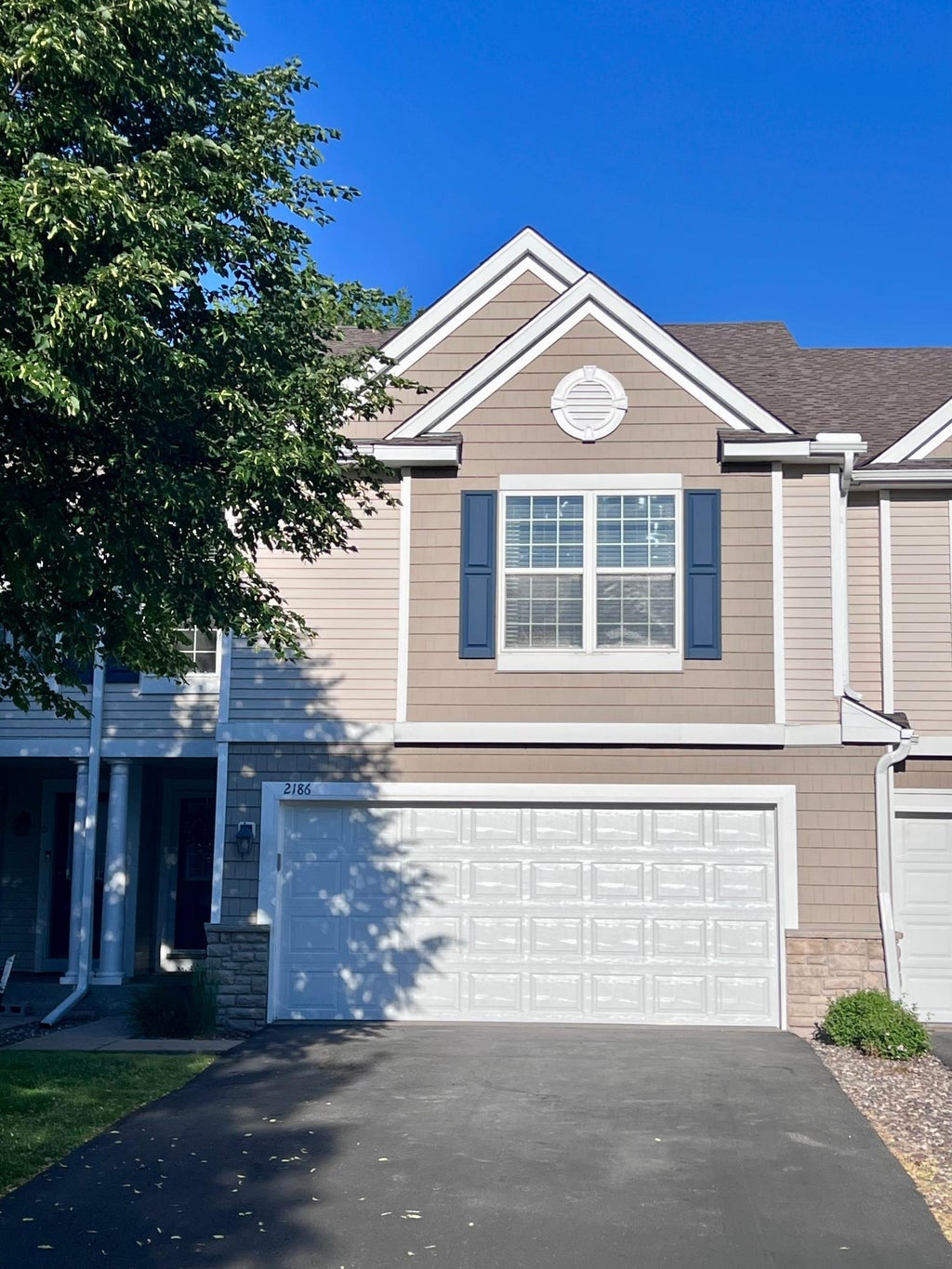 Photo of 2186 Woodcrest Drive, Woodbury, MN 55129 (MLS # 7087564)