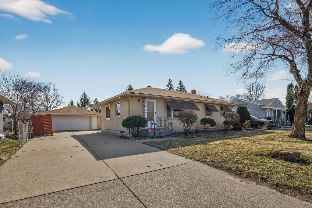 Photo of 2724 Mcknight Road N, North Saint Paul, MN 55109 (MLS # 7031591)