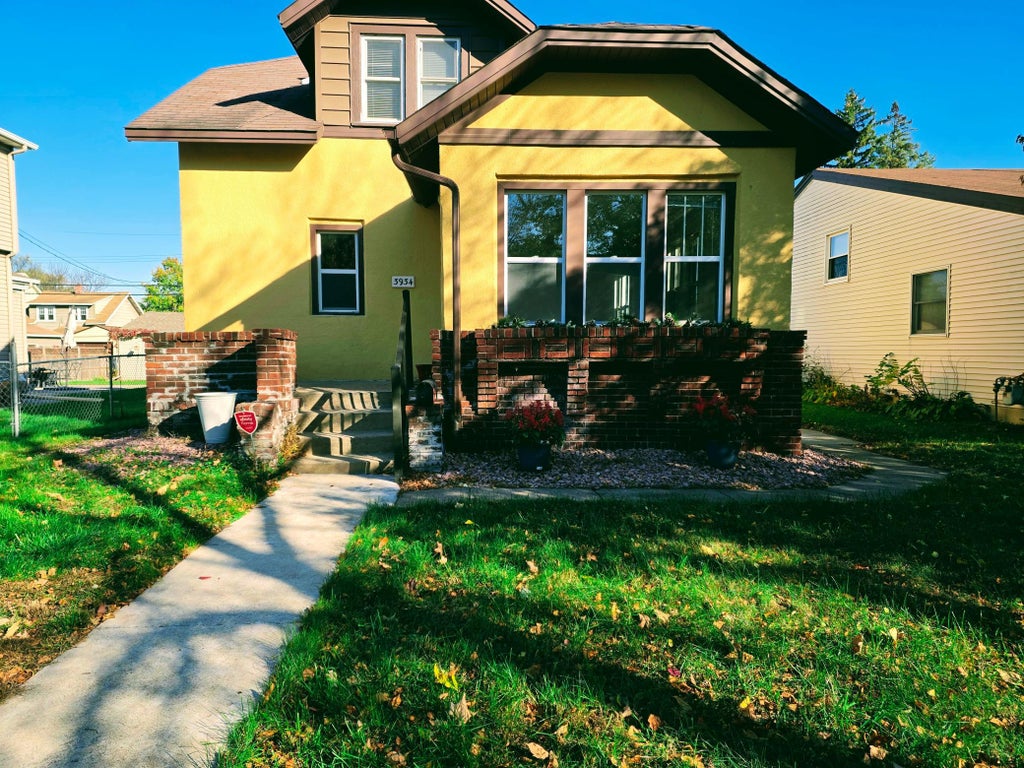 Photo of 3934 Vera Cruz Avenue N, Robbinsdale, MN 55422 (MLS # 7162743)