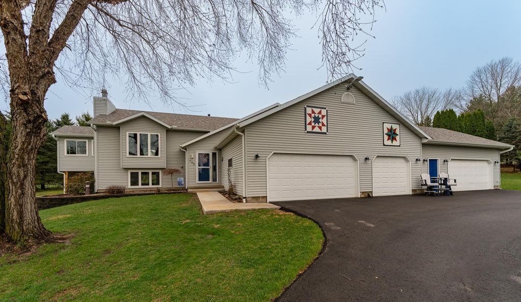 Photo of 745 Treetop Lane SW, Oronoco, MN 55960 (MLS # 7054519)