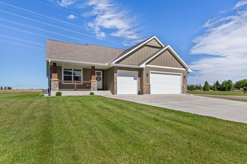 Photo of 10 Sunset Court, North Mankato, MN 56003 (MLS # 7144904)