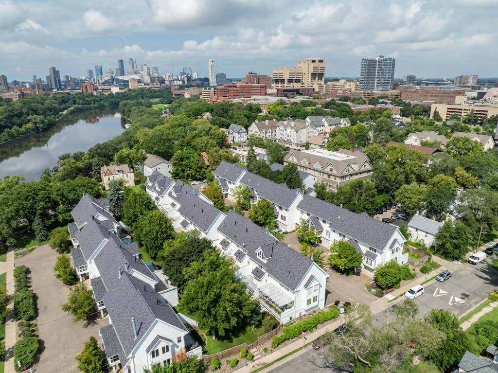 Photo of 921 / 923 Dartmouth Place SE, Minneapolis, MN 55414 (MLS # 7115830)