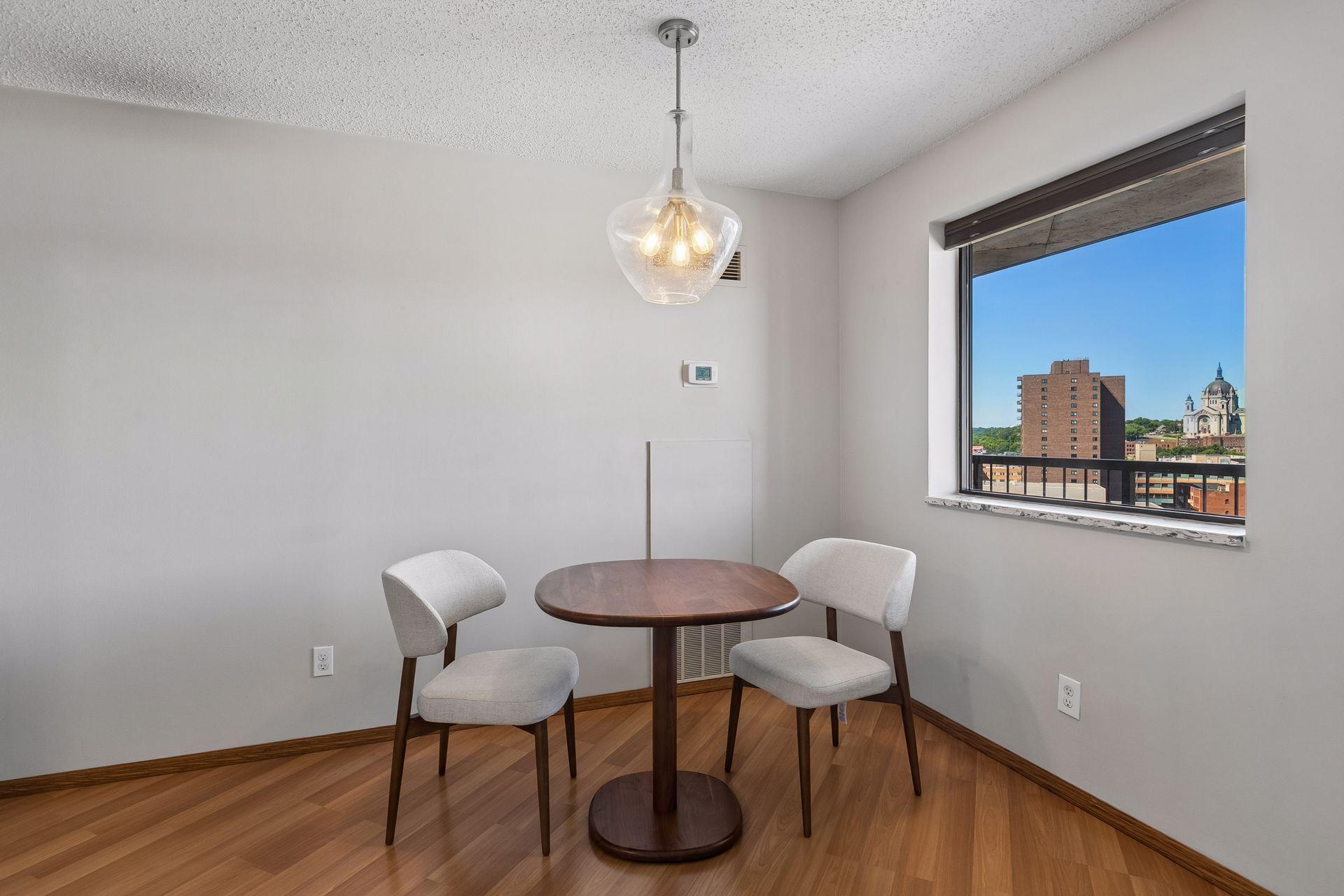 78 10th Street E 1610