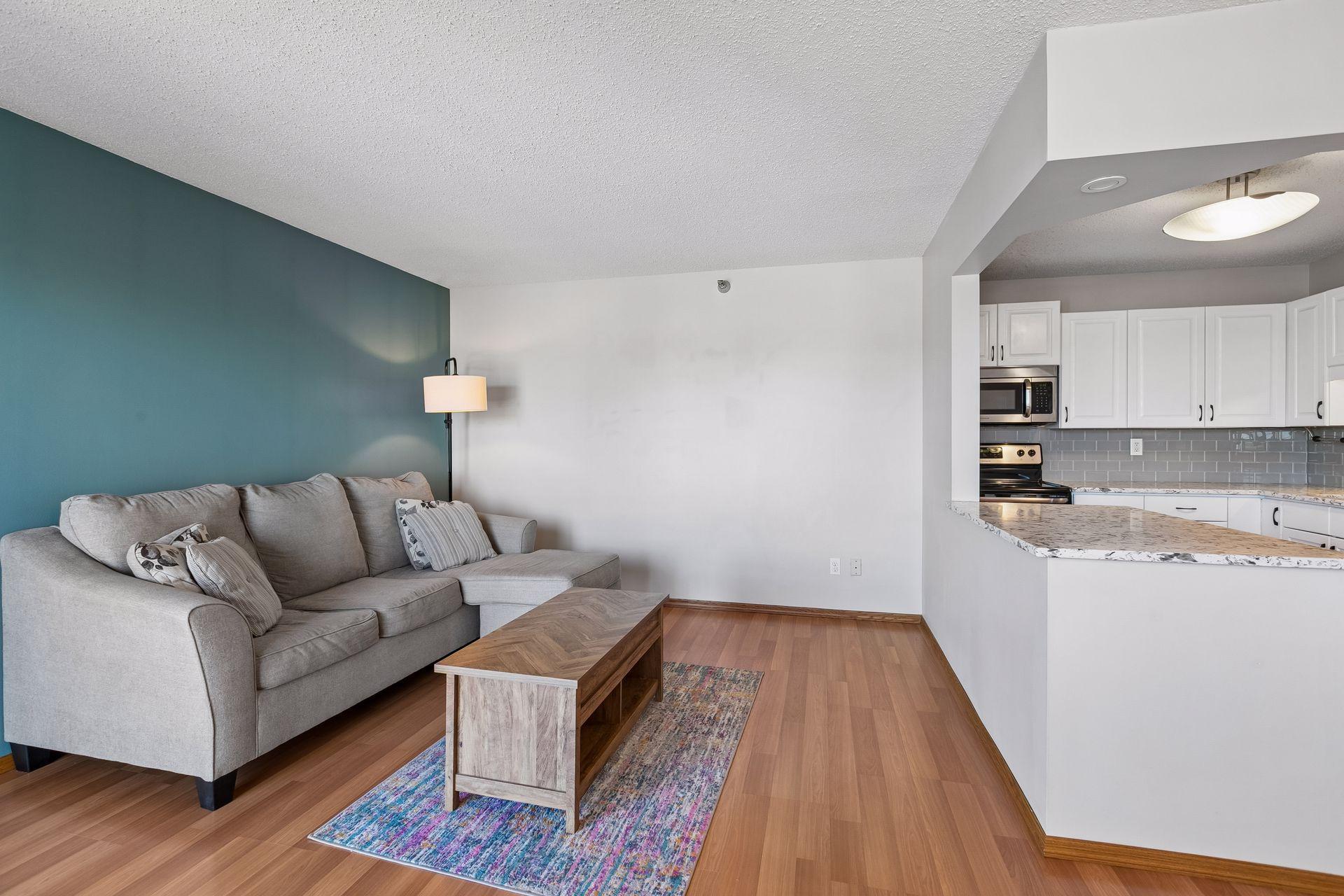 78 10th Street E 1610
