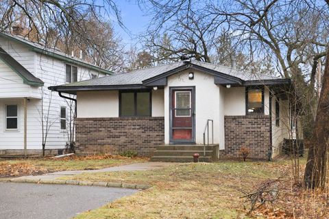 688 Birch Lane S Shoreview MN 55126