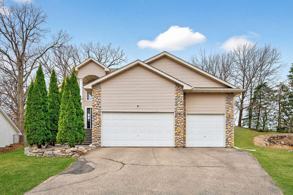 Photo of 13316 Commonwealth Drive, Burnsville, MN 55337 (MLS # 7006737)
