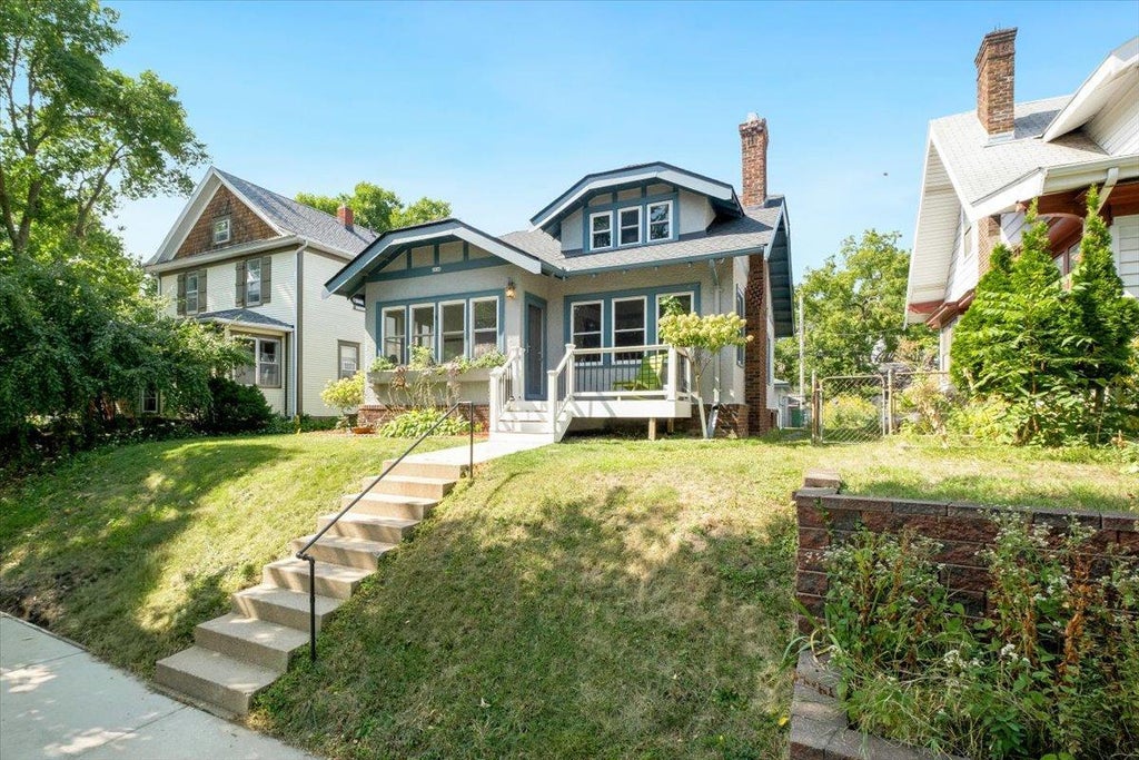 Photo of 2606 Hayes Street NE, Minneapolis, MN 55418 (MLS # 7129333)