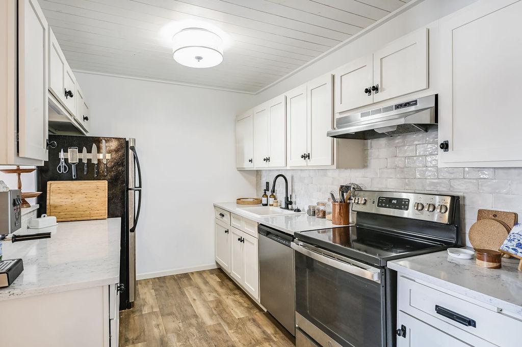 2425 E Franklin Avenue 409