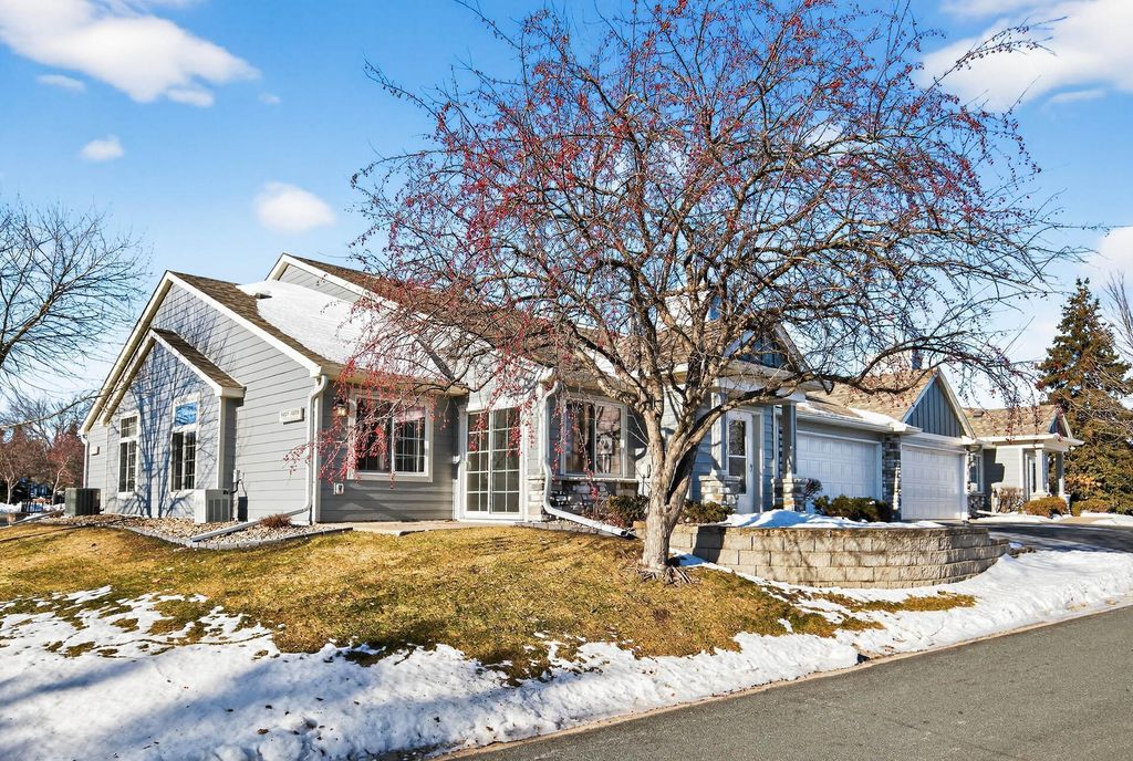 Photo of 9959 Tamarack Cove, Woodbury, MN 55125 (MLS # 7009167)