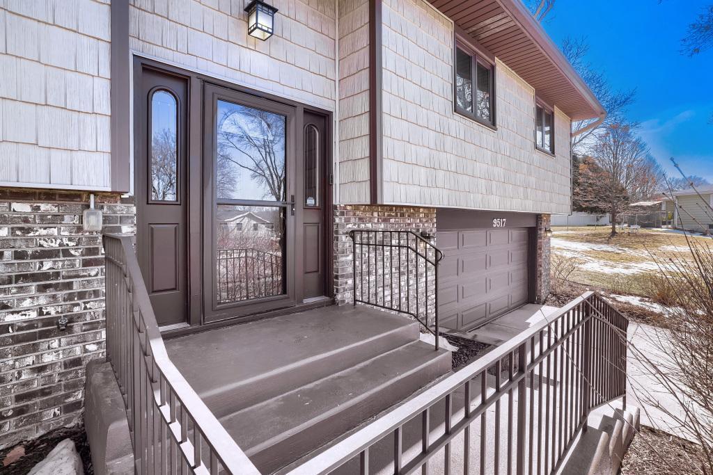 9517 Colorado Avenue S