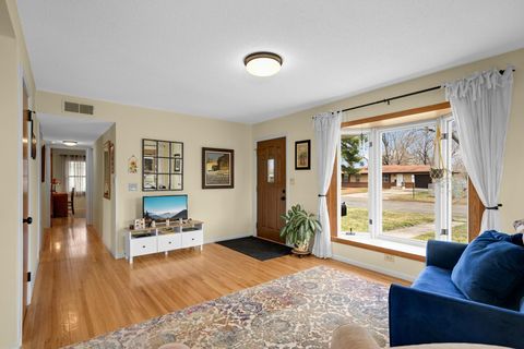 Photo of 8544 5th Avenue S, Bloomington, MN 55420 (MLS # 7048035)