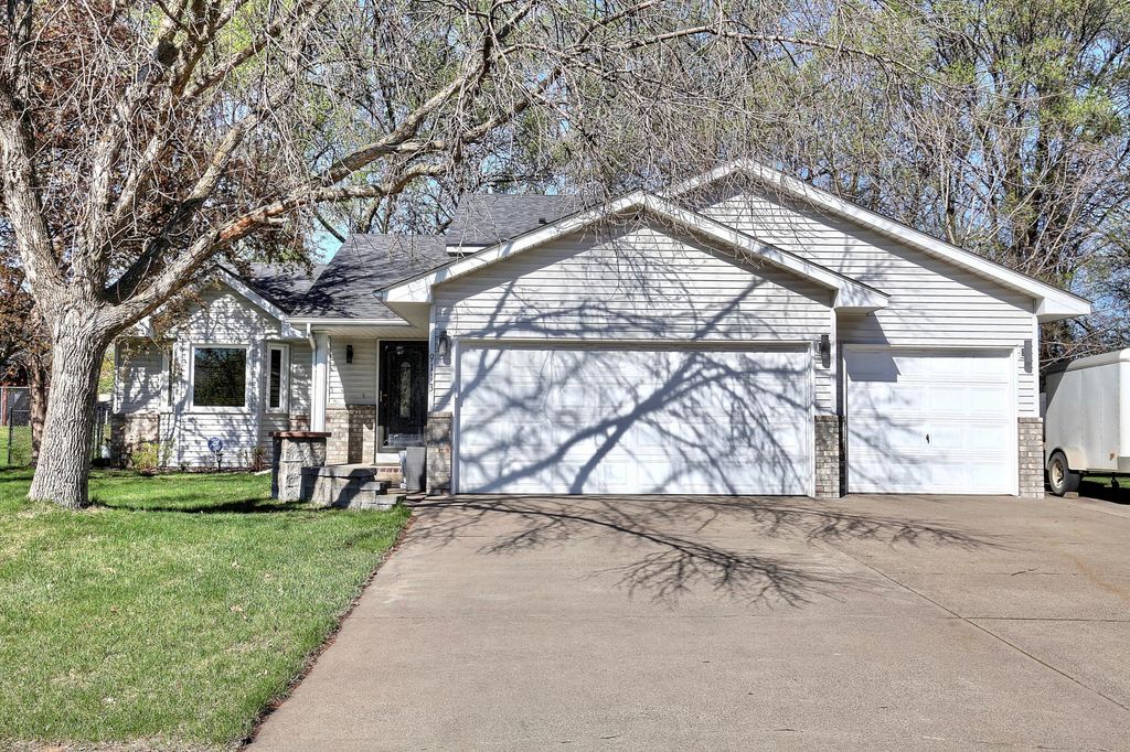 Photo of 9113 Colorado Avenue N, Brooklyn Park, MN 55443 (MLS # 7054507)
